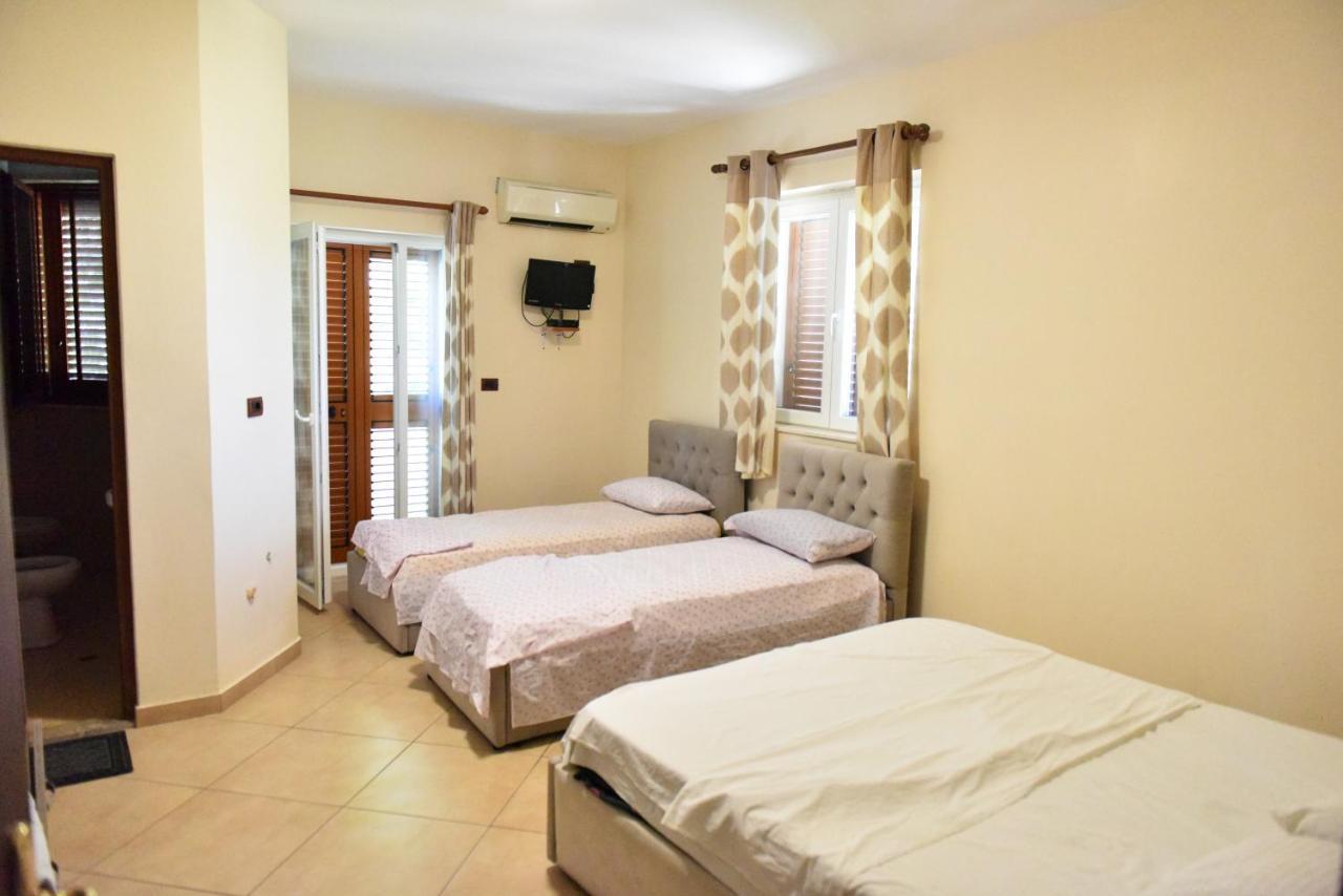 Hotel Freedom Lezha Kültér fotó