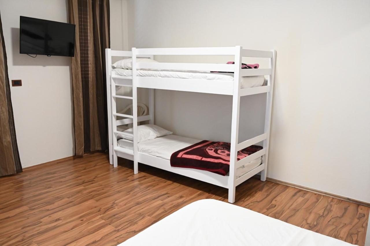 Hotel Freedom Lezha Kültér fotó